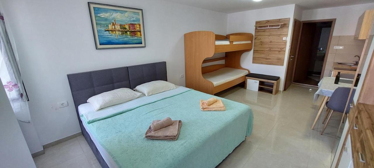 Apartmaji Jurcan Izola Eksteriør bilde